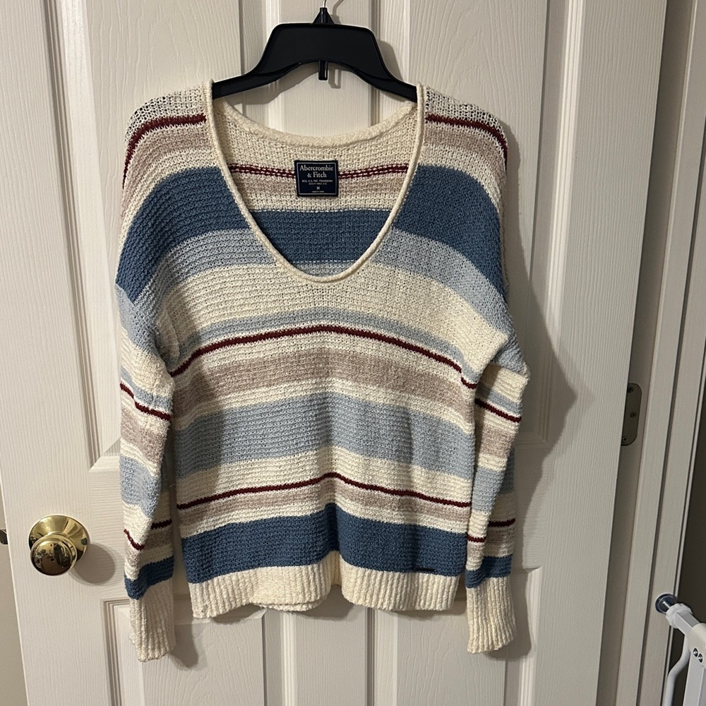 Abercrombie & Fitch sweater